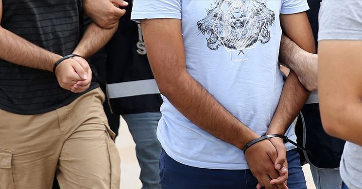 Adana'da FETÖ'ye Şafak Operasyonu