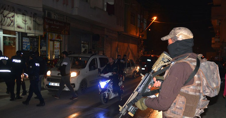 Adana'da Operasyon! Bin Polis Katıldı