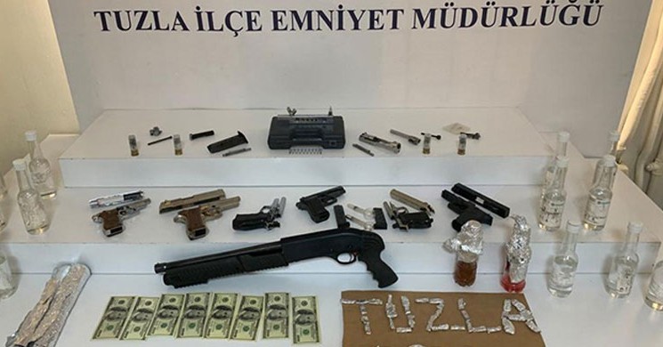 Bekçilere Yakalandılar! Cephane Gibi Araba