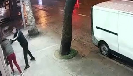 Bursa'da Kadına Şiddet! 17 Yaşındaki Kızı Tekme Tokat Dövdü