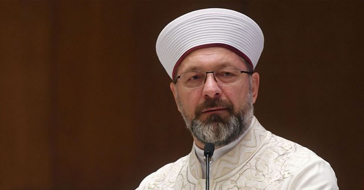 Diyanet İşleri Başkanı Erbaş'tan 'Camide Tabure Ve Sandalye' Tartışmalarına İlişkin Açıklama