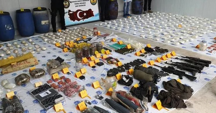 Diyarbakır'da PKK'ya Ait 271,5 Kilo Patlayıcı Ele Geçirildi