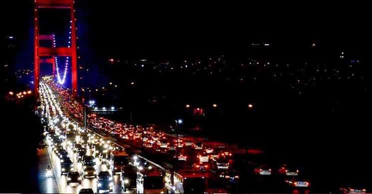 İstanbul'da Yağış Trafiği Felç Etti