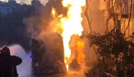 Kamyon Damperi Elektrik Hatlarını Kopardı