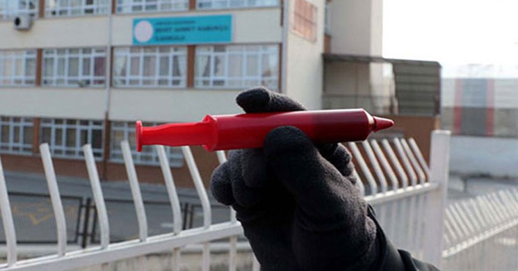 KKTC Sağlık Bakanlığı, ‘Şırınga Çikolataları’nın Satışını Yasakladı
