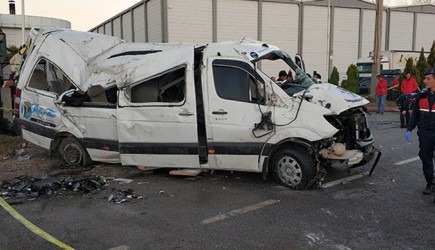 Samsun'da Öğrenci Servisi Kaza Yaptı! 12 Öğrtenci Yaralandı