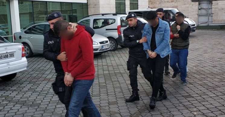 Samsun'da Uyuşturucu Ticareti Yaptığı Öne Sürülen 8 Kişi Adliyede