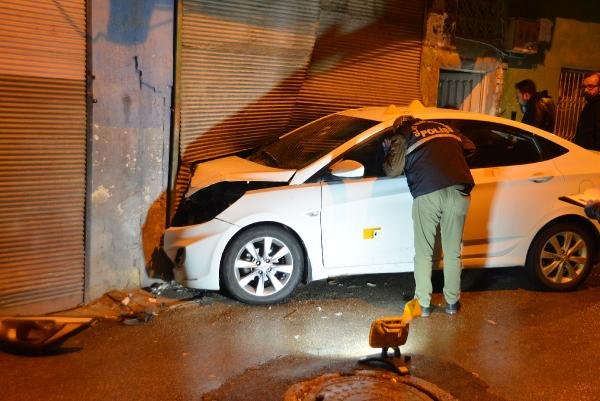Adana'da bir kişi seyir halinde silahlı saldırıya uğradı