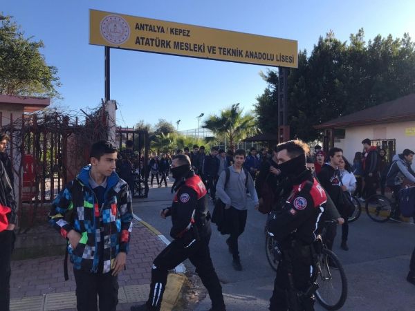 Polis okullar çevresinde kuş uçurtmuyor -2