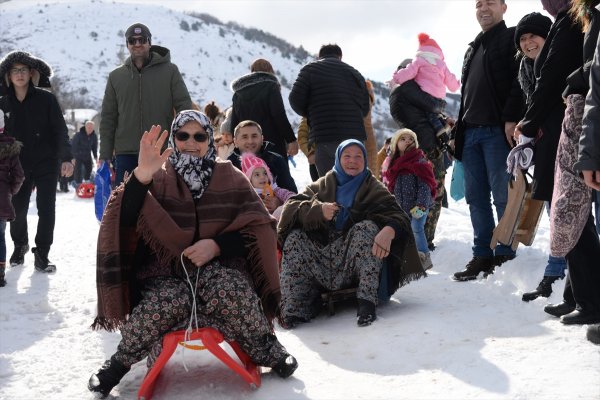 Bilecik'te kızak festivali