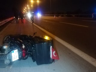 İzmir'de motosikletten yola savrulan bir kişi öldü