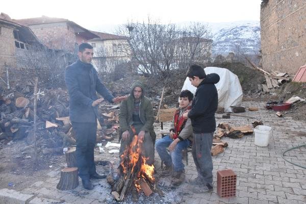 Malatya'da yaşana Dilara, deprem anını anlattı