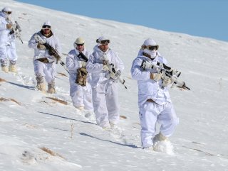 Mehmeçik karla kaplı dağlarda görev başında