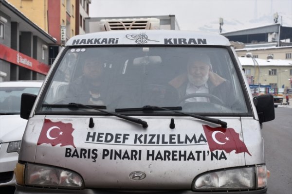 Mehmetçiğe elma götürmek için kilometrelerce yol katetti