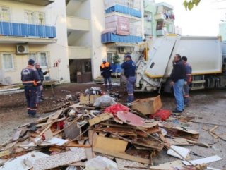 Mersin’de evden 10 ton çöp çıkarıldı