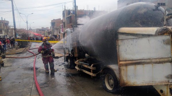 Peru'da gaz yüklü tanker patladı: 2 ölü, 50 yaralı