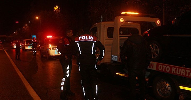 Polisleri Peşinden Sürükleyen 15 Yaşındaki Genç Kovalamaca Sonucu Yakalandı