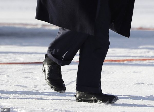 Trump, kauçuk ayakkabılarıyla Davos’ta