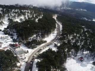 Uludağ'da yarıyıl tatili yoğunluğu yaşanıyor