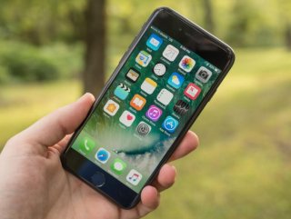 Apple’ın ucuz iPhone modeli seri üretime geçti