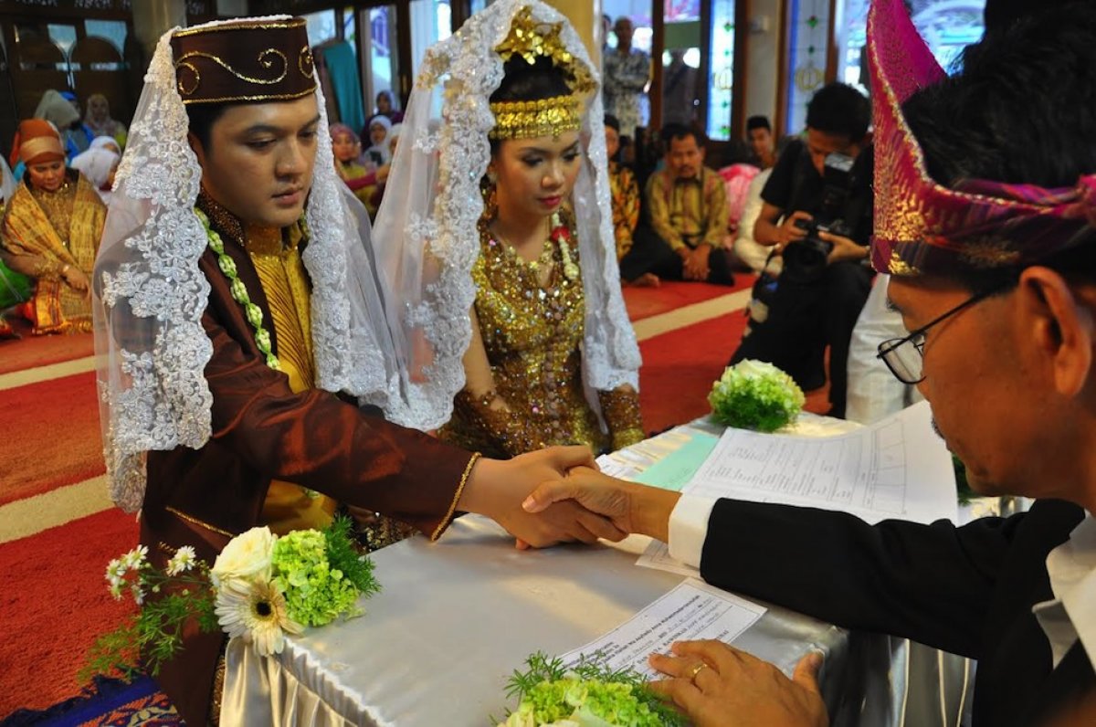 Endonezyalı bakan: Zenginler, yoksullarla evlensin