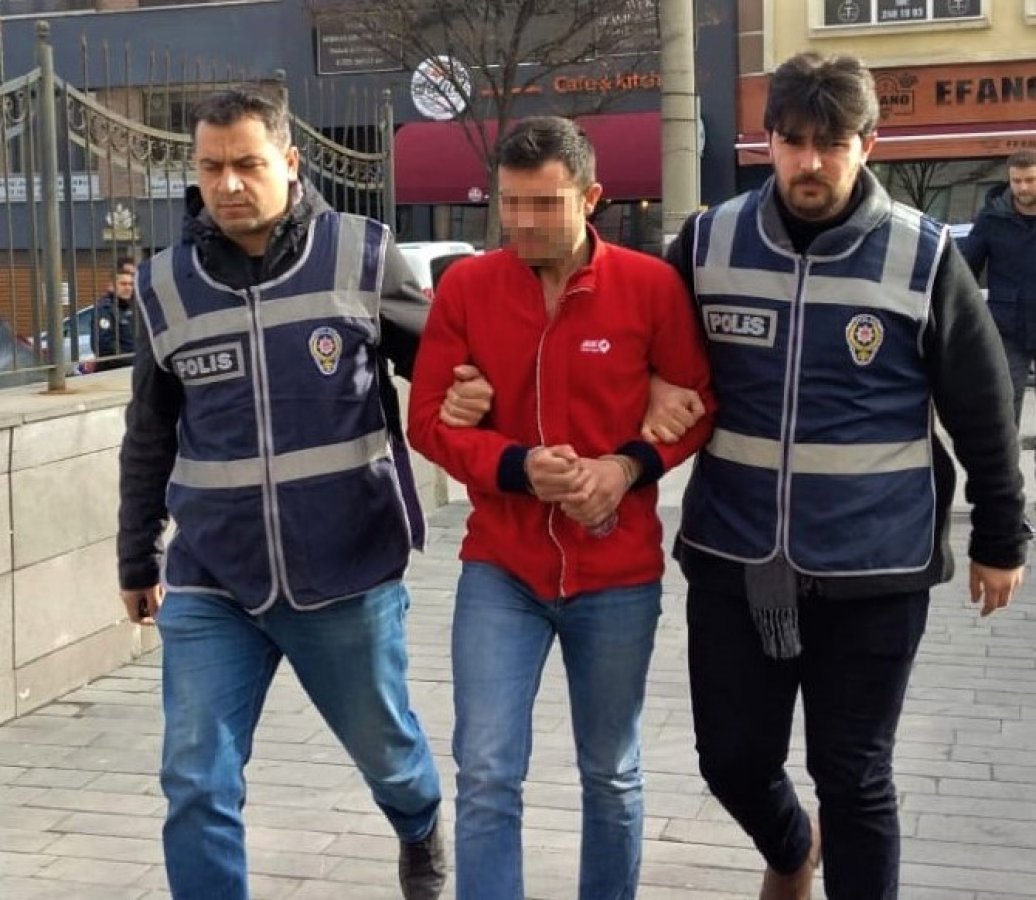 Kıskandığı için eşini öldüren zanlı adliyede