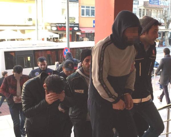 Kocaeli’de uyuşturucu operasyonu: 20 gözaltı