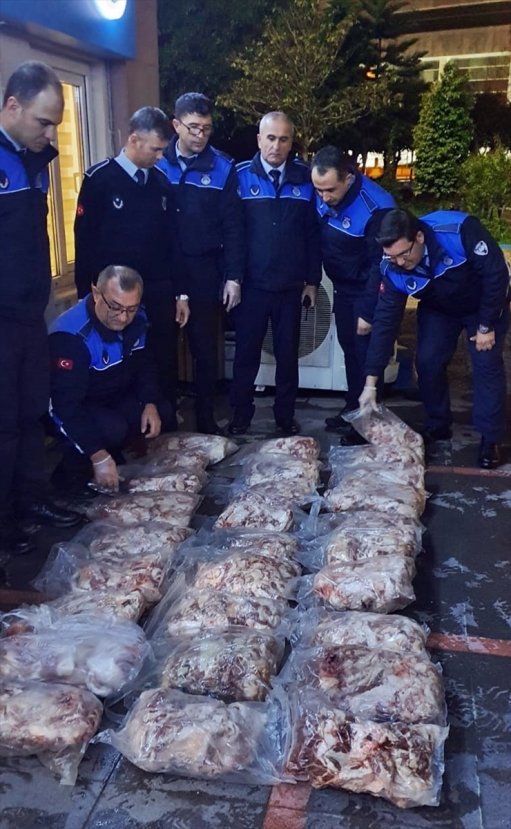 Polis ve zabıta ekipleri, 170 kilo bozuk et ele geçirdi