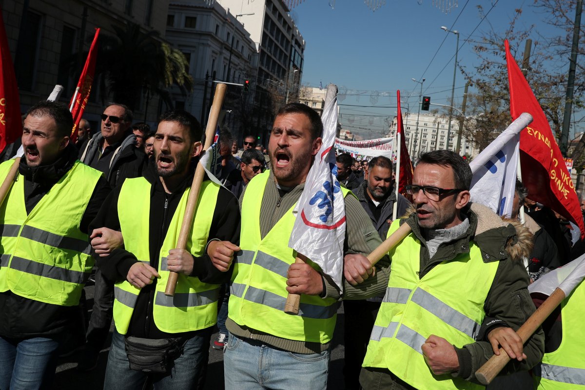 Yunanistan'da memurların grevi hayatı felç etti