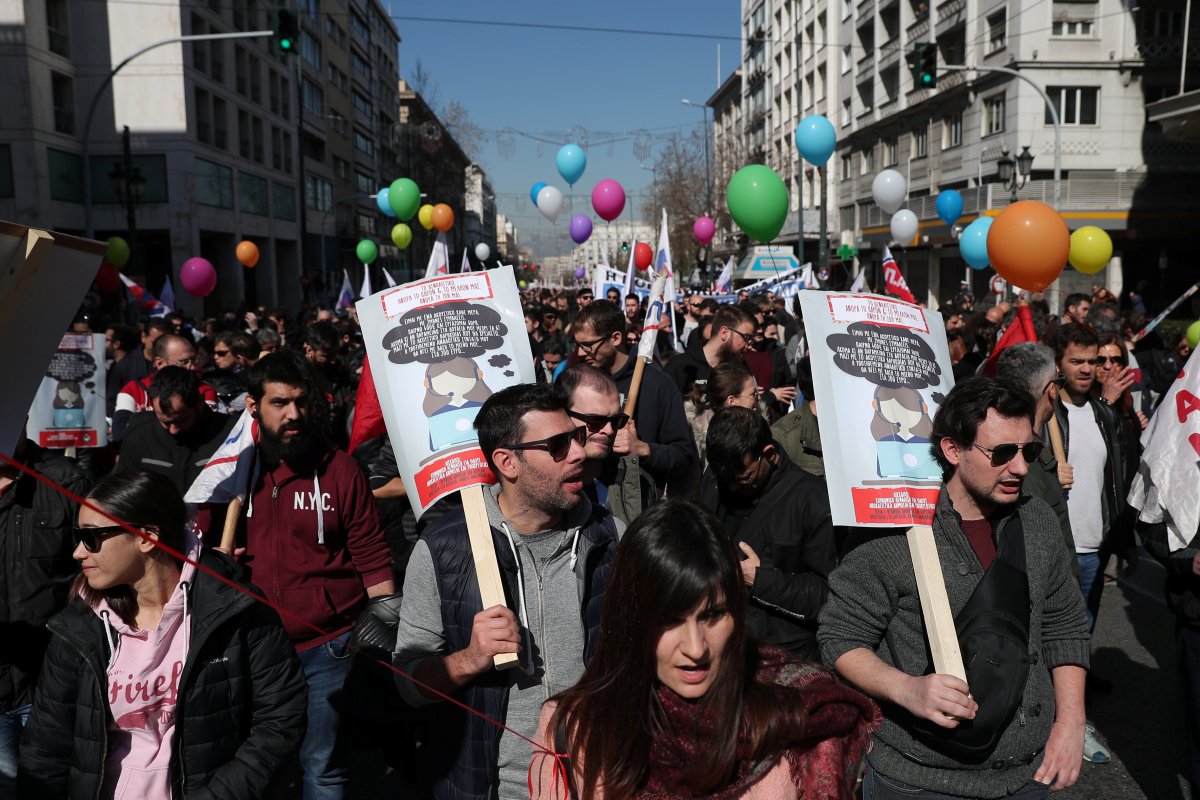 Yunanistan'da memurların grevi hayatı felç etti