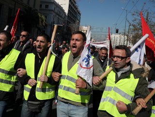 Yunanistan'da memurların grevi hayatı felç etti