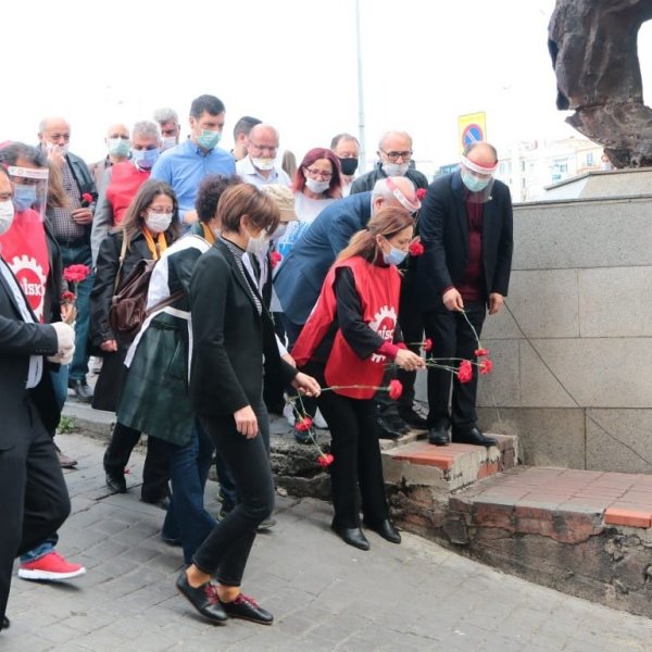 Taksim'de koronaya rağmen 1 Mayıs anması