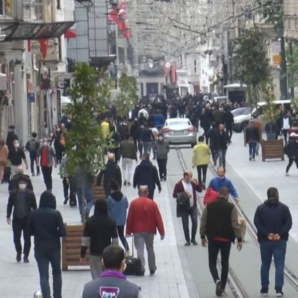 Taksim Meydanı ve İstiklal Caddesi için maske zorunluluğu