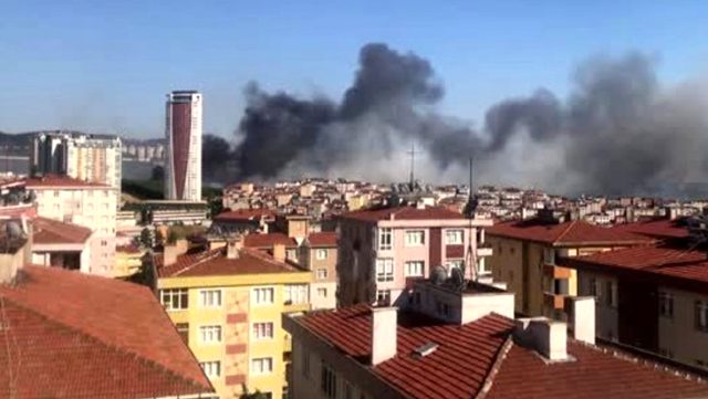 İstanbul'da askeri alanda yangın çıktı! İtfaiye ekiplerinin müdahalesi sürüyor