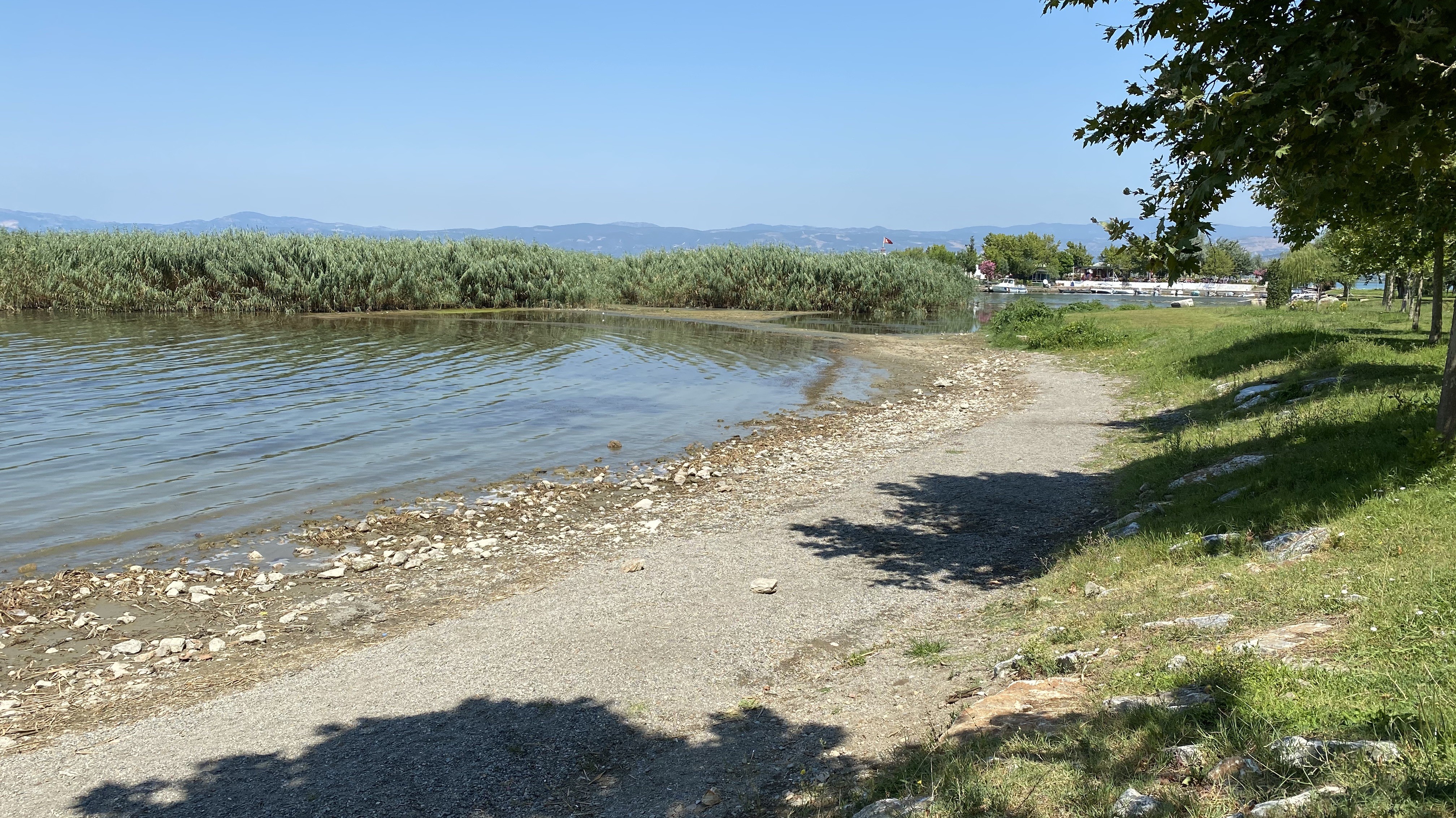 İznik Gölü bu yıl da 20 metre çekildi #2