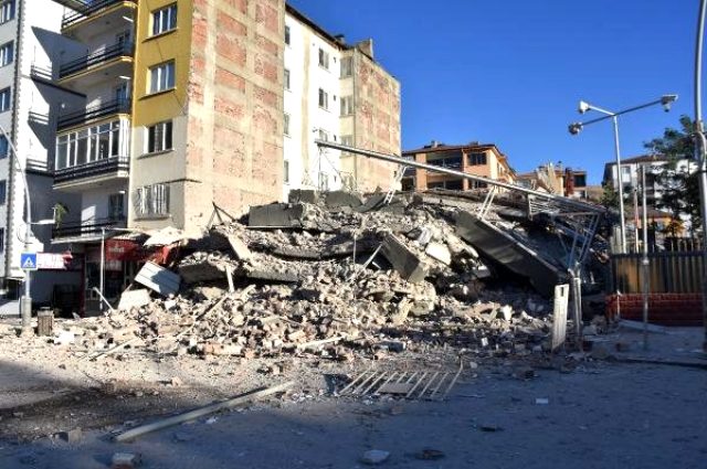 Prof. Dr. Mehmet Fatih Altan: İstanbul depreminin ayak seslerini duyuyorum, 200 bin kişi ölebilir