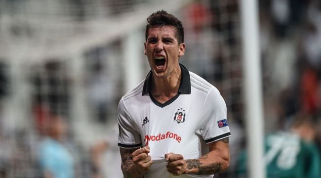 Beşiktaş'ta Ayrılık Rüzgarı: Enzo Roco