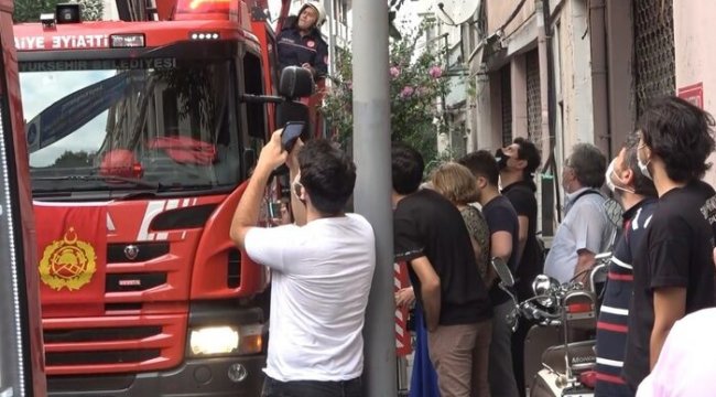 Şişli’de yangın paniği, herkes sokağa döküldü