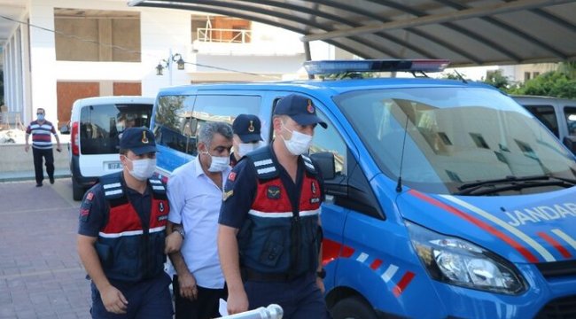 Alanya’da restoranında 61 litre sahte içkiyle yakalandı