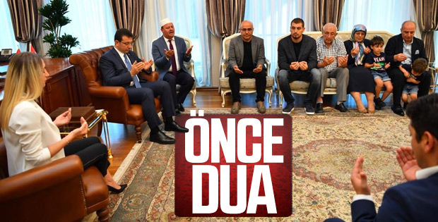 İmamoğlu dua ederek göreve başladı